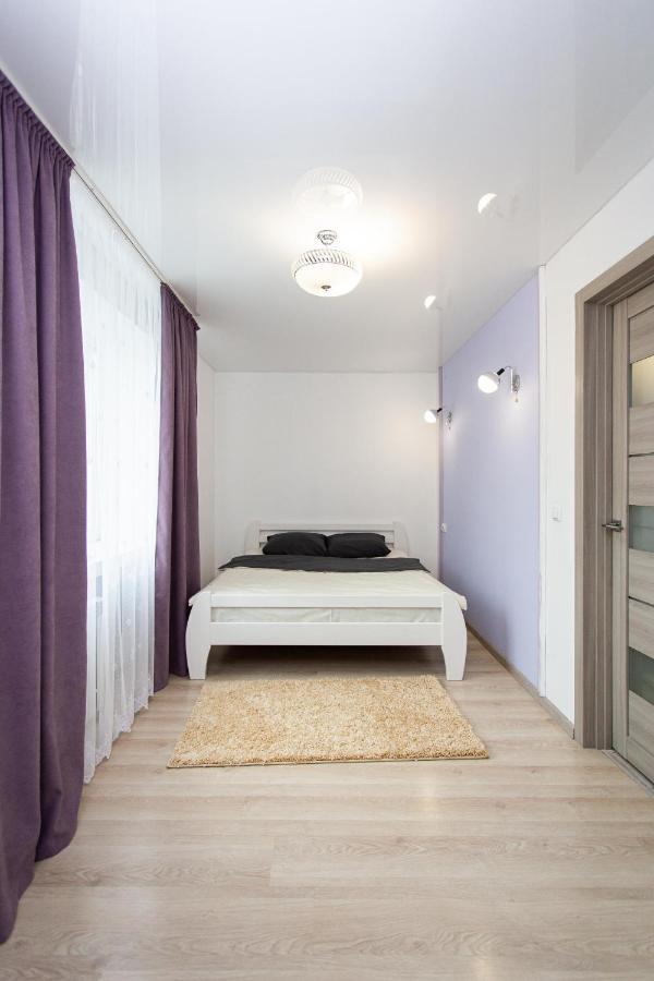 центр. вулиця руська. 2 кімнати Apartment Ternopil