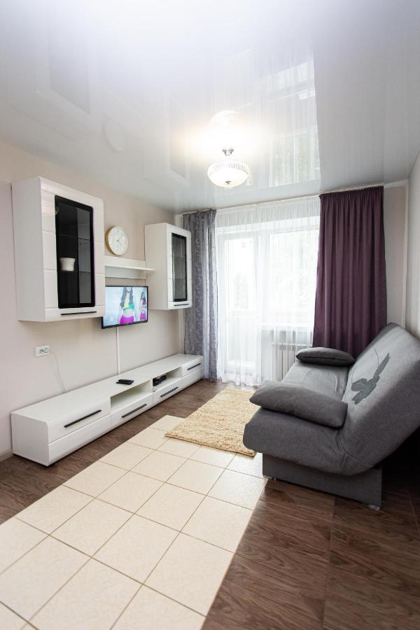центр. вулиця руська. 2 кімнати Apartment *